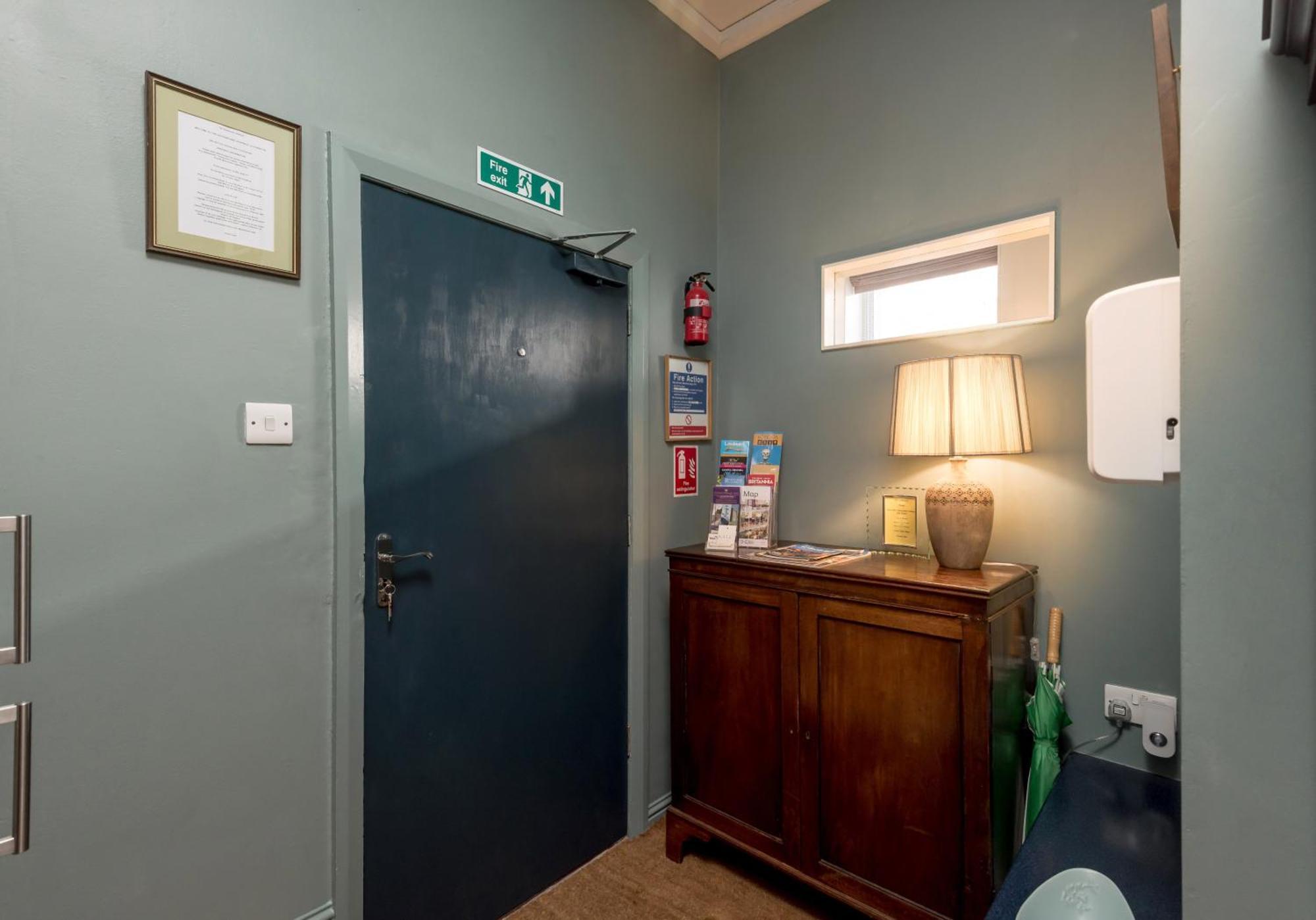 Causewayside Apartment - The Edinburgh Address Екстериор снимка